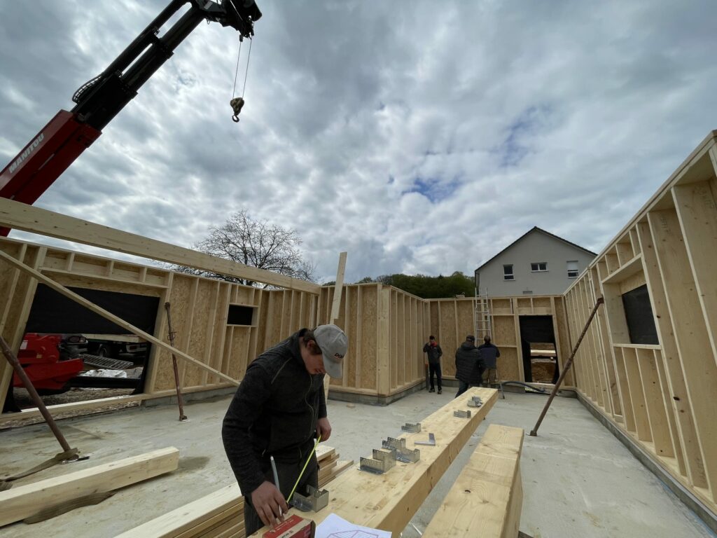 Construction bois en cours par votre spécialiste SLC charpente